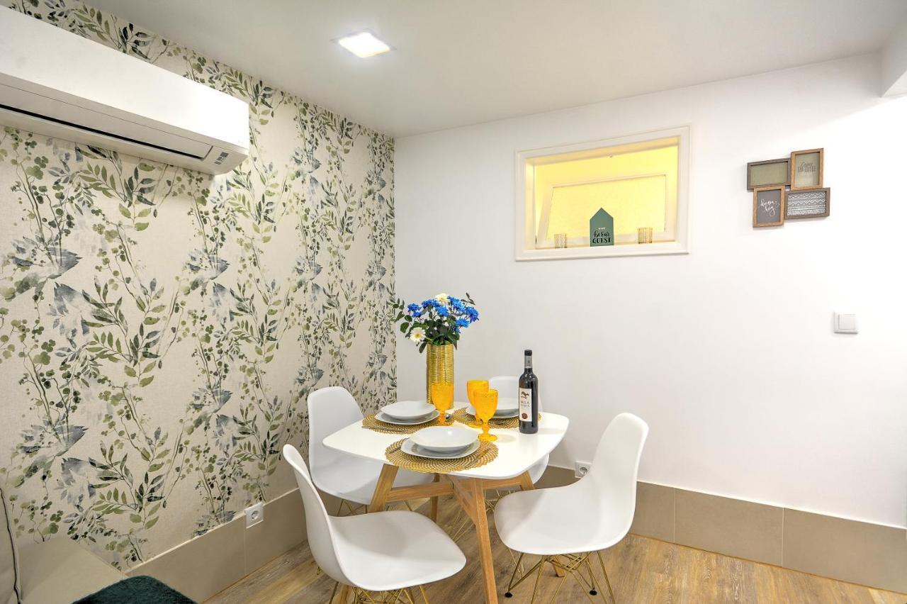 Traditional Apartment With A Terrace, Ac And Fast Internet リスボン エクステリア 写真